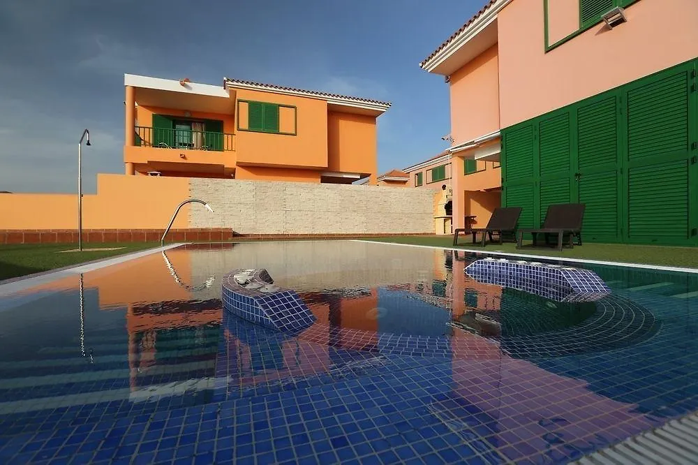 Villas Las Norias 타라할레호 0*,